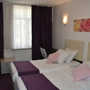 Meribel Brüksel
